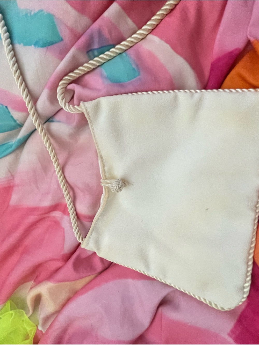 Source Unknown Cream Rope-Trim Wristlet Clutch